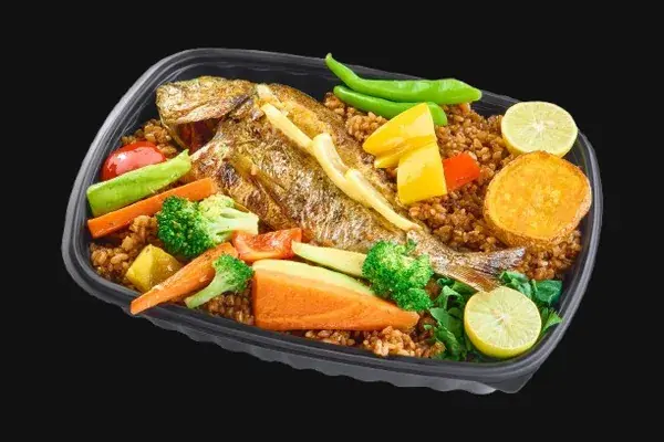 وجبة سمك دنيس زيت وليمون - دنيس زيت و ليمون + ارز صيادية + سلطة خضراء + طحينة